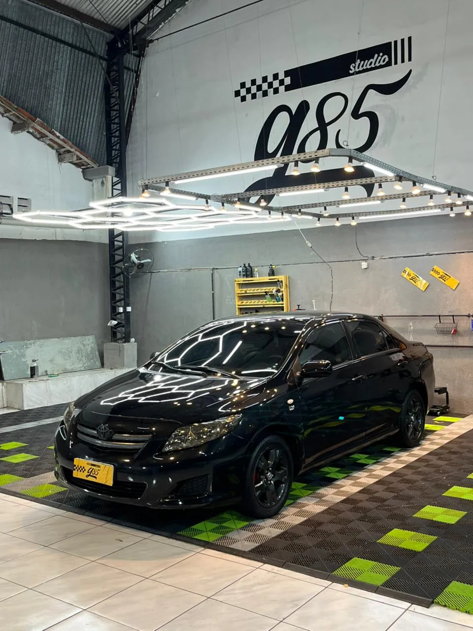 Toyota Corolla preto com tratamento completo
