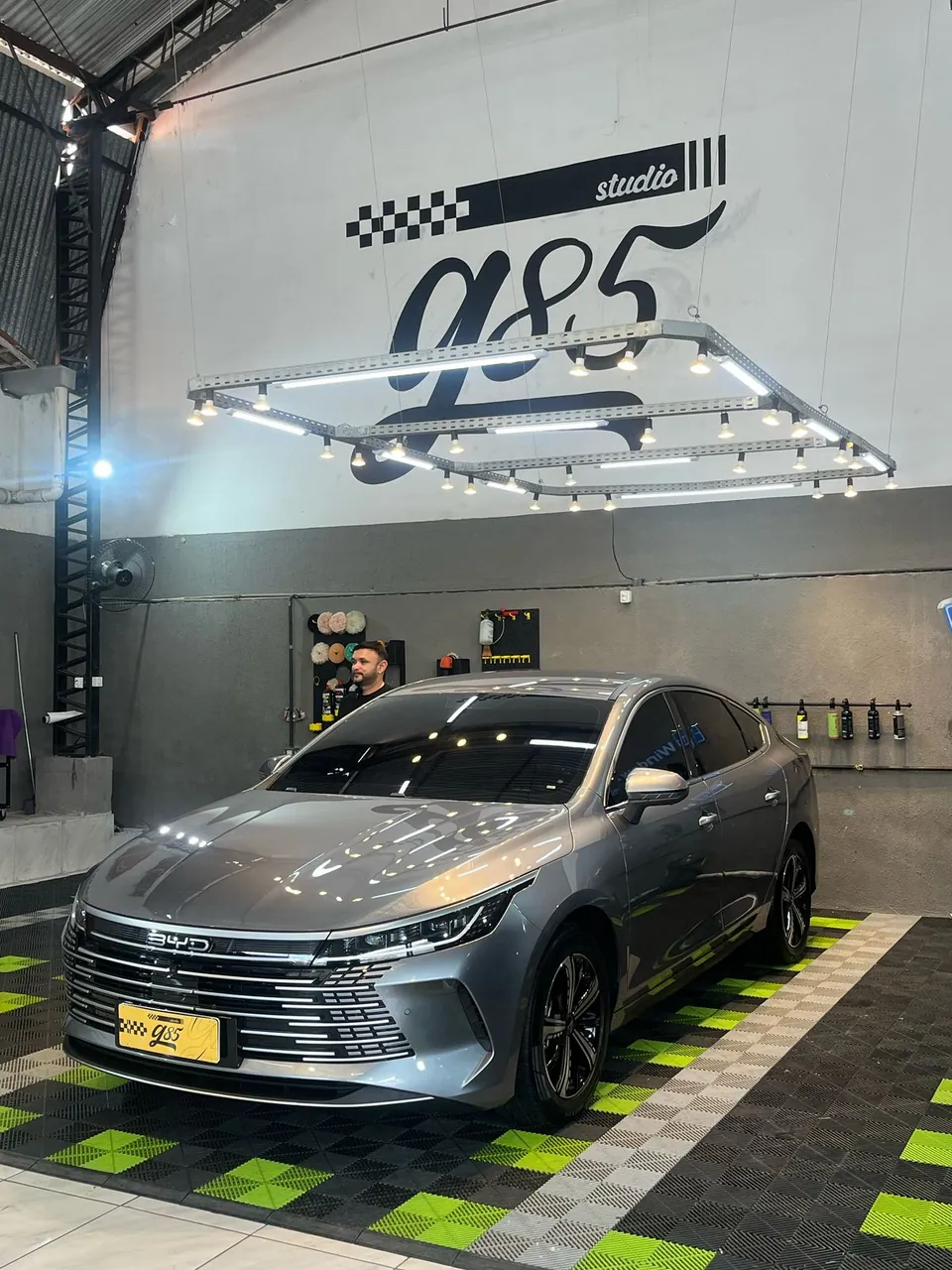 Sedã BYD com proteção PPF premium